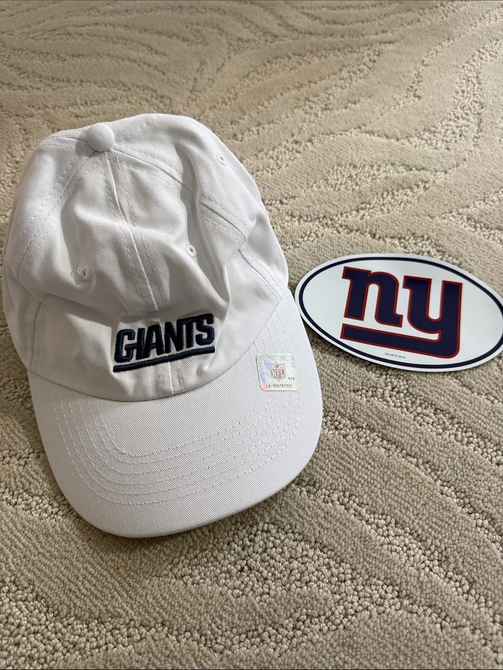 NY GIANTS logo White Adjustable Football Cap - GIANTS Embroidered OS